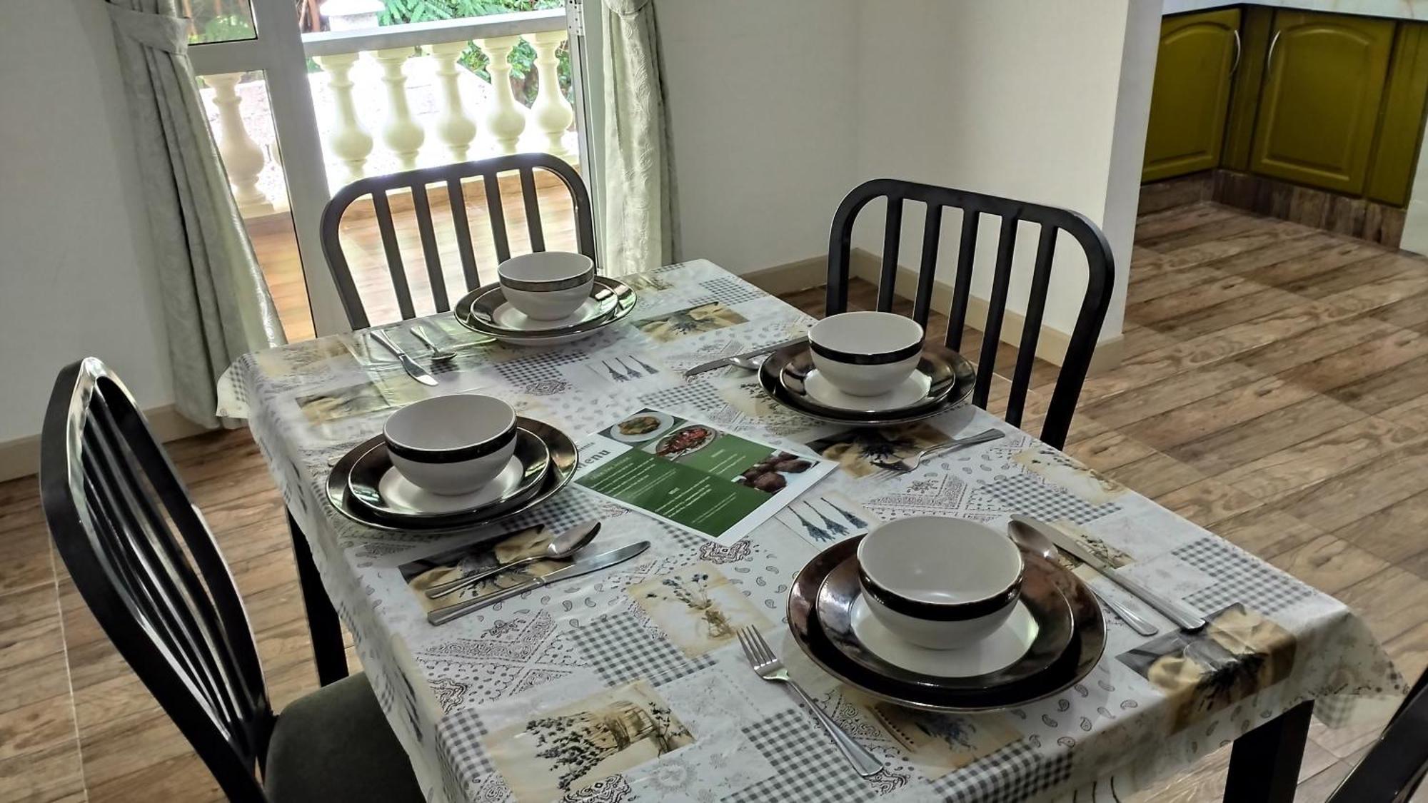 Dovass Self Catering Apartments 塔卡马卡 外观 照片